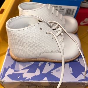 Toddler walking shoes